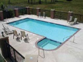 Hotel Quality Suites Bush-iah Airport