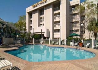 Hotel Quality Suites Convention Center