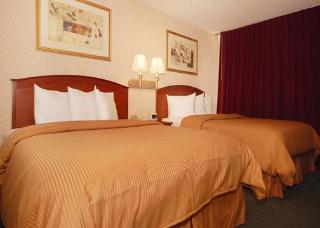 Hotel Quality Suites Downtown