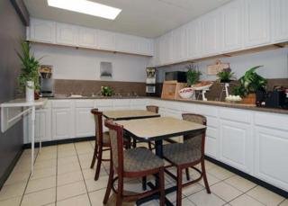 Hotel Quality Suites Tulsa