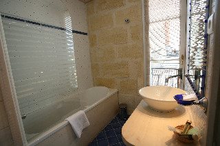 Hotel Qualys La Tour Intendance