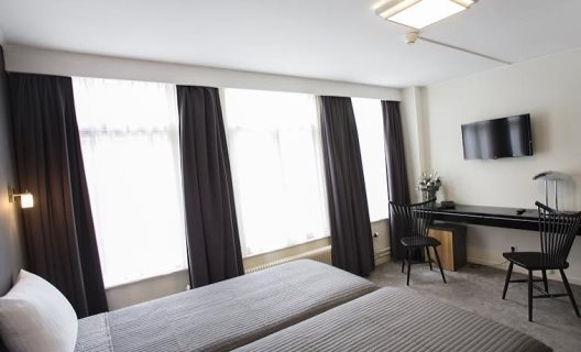 Hotel Quentin Golden Bear