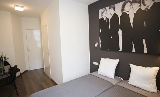 Hotel Quentin Golden Bear