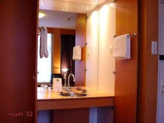 Hotel Quentin Golden Bear