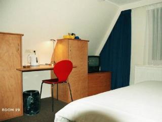 Hotel Quentin Golden Bear