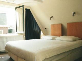 Hotel Quentin Golden Bear