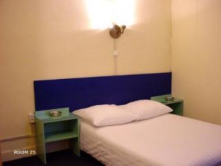 Hotel Quentin Golden Bear