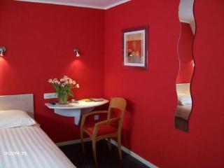 Hotel Quentin Golden Bear