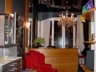 Hotel Quentin Golden Bear