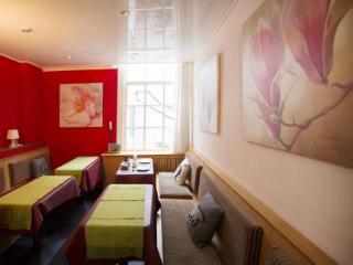 Hotel Quentin Golden Bear