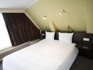 Hotel Quentin Golden Bear