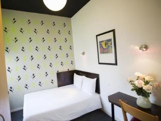 Hotel Quentin Golden Bear