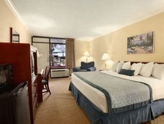 Hotel Ramada Conference Center