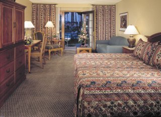 Hotel Rancho Las Palmas Resort & Spa