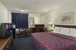 Hotel Red Roof Inn And Suites Savannah Airport