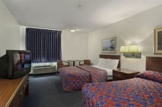 Hotel Red Roof Inn And Suites Savannah Airport