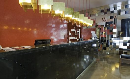 Hotel Reina Petronila