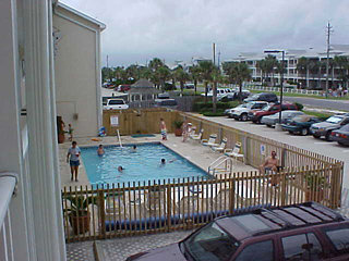 Hotel Resortquest Rentals At Crystal Sands East & West
