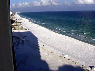 Hotel Resortquest Rentals At Pelican Beach Resort