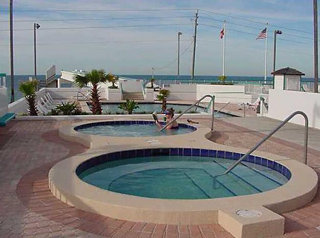 Hotel Resortquest Rentals At Surfside Resort
