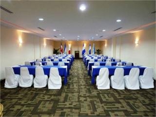 Hotel Riande Airport & Resort