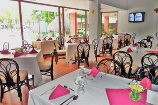 Hotel Riande Airport & Resort