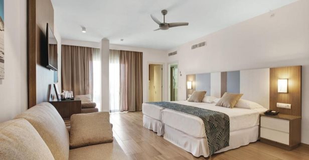 Hotel Riu Festival