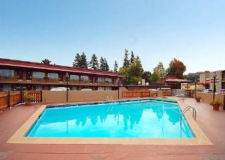 Hotel Rodeway Inn At Portland Airport