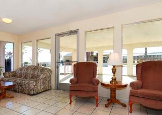 Hotel Rodeway Inn Near I-5