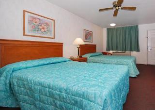 Hotel Rodeway Inn Near I-5