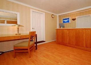 Hotel Rodeway Inn Near Nau