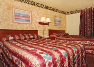 Hotel Rodeway Inn Near Nau