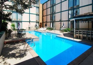 Hotel Rodeway Inn & Suites