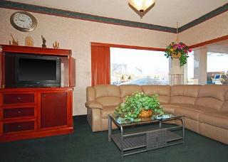 Hotel Rodeway Inn & Suites