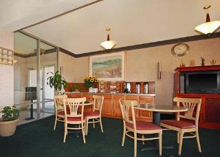 Hotel Rodeway Inn & Suites
