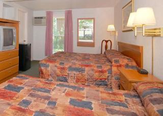 Hotel Rodeway Inn & Suites