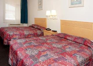 Hotel Rodeway Inn & Suites