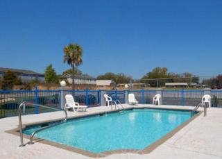 Hotel Rodeway Inn & Suites