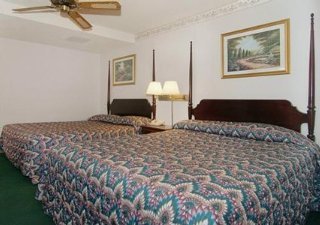 Hotel Rodeway Inn & Suites