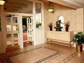 Hotel Rodeway Inn & Suites