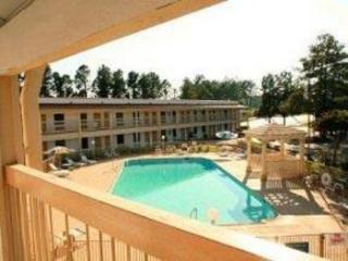 Hotel Rodeway Inn & Suites