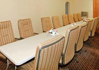 Hotel Rodeway Inn & Suites