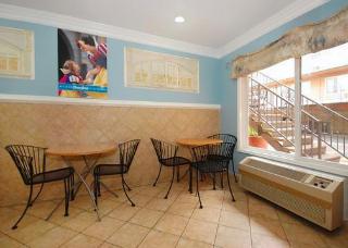 Hotel Rodeway Inn & Suites Near Convention Center