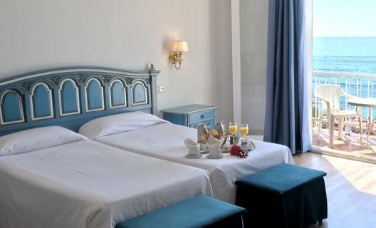 Hotel Roger De Flor By Seleqtta