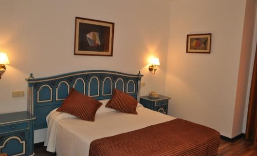 Hotel Roger De Flor By Seleqtta