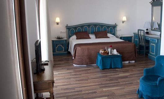 Hotel Roger De Flor By Seleqtta