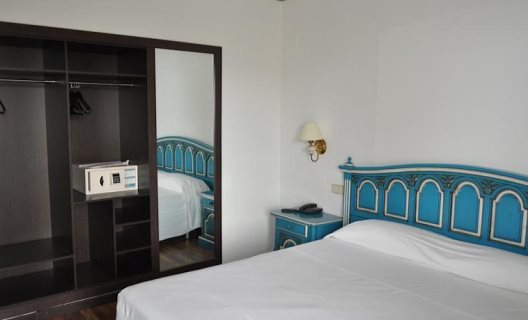 Hotel Roger De Flor By Seleqtta