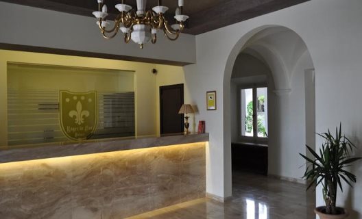 Hotel Roger De Flor By Seleqtta