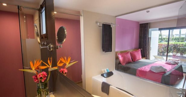 Hotel Romantic Fantasia Dreams