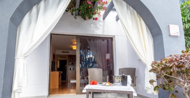 Hotel Romantic Fantasia Dreams